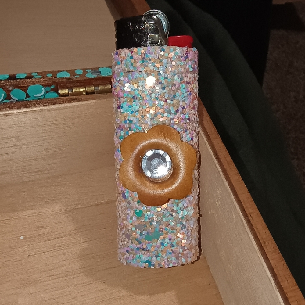 Glitter Lighter Cover with Flower Accent